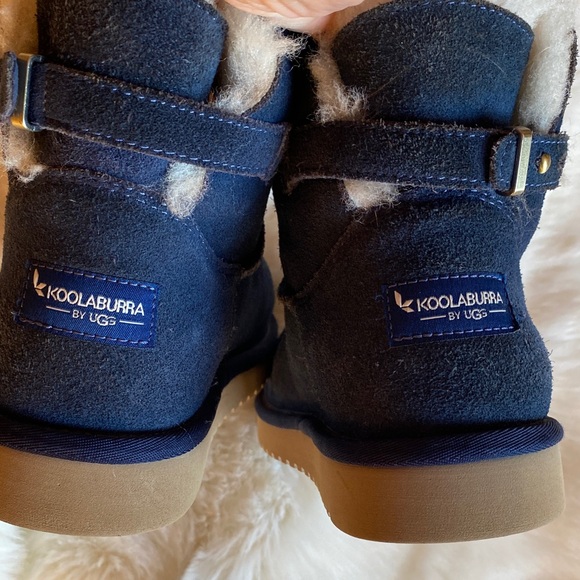 Koolaburra Black Ankle Boots with Cream Fur Lining - Picture 4 of 5